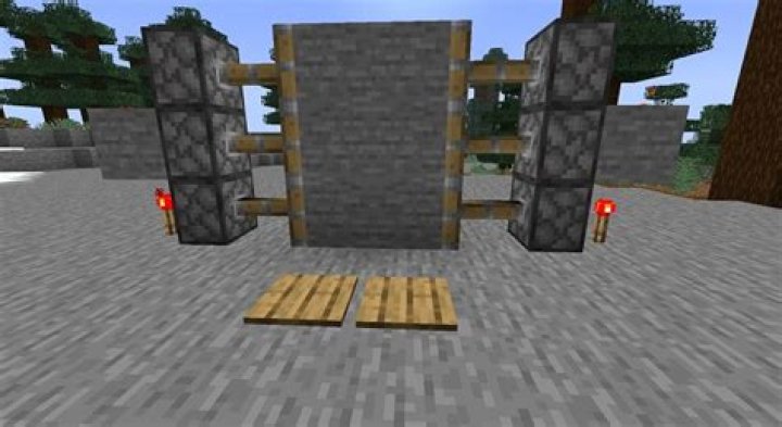 How to make a redstone door in minecraft